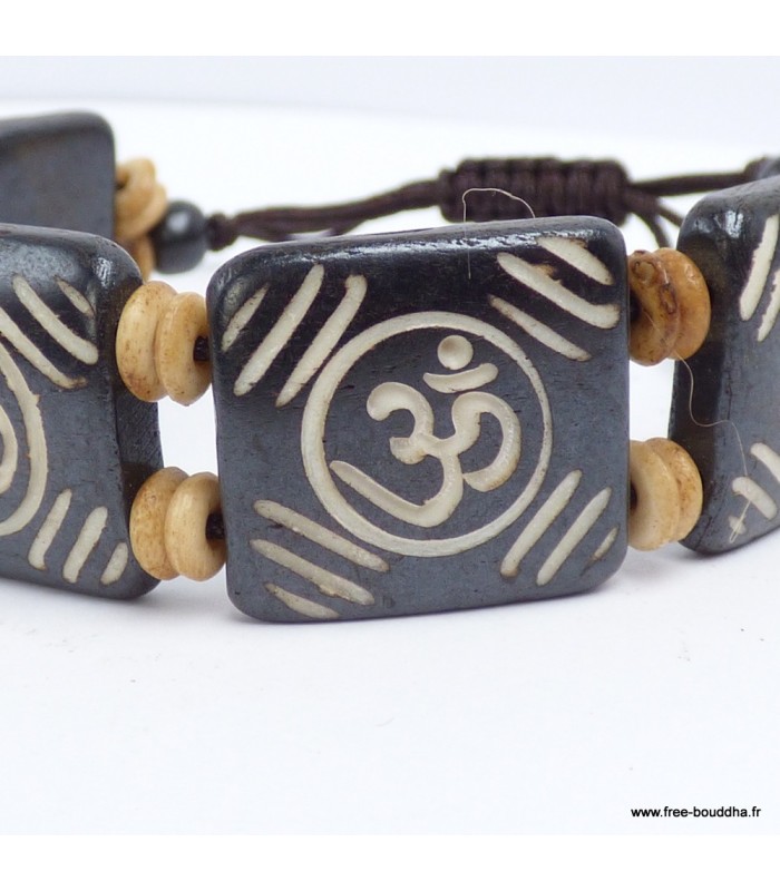 Bracelet tibétain en os de buffle gravé main Om.