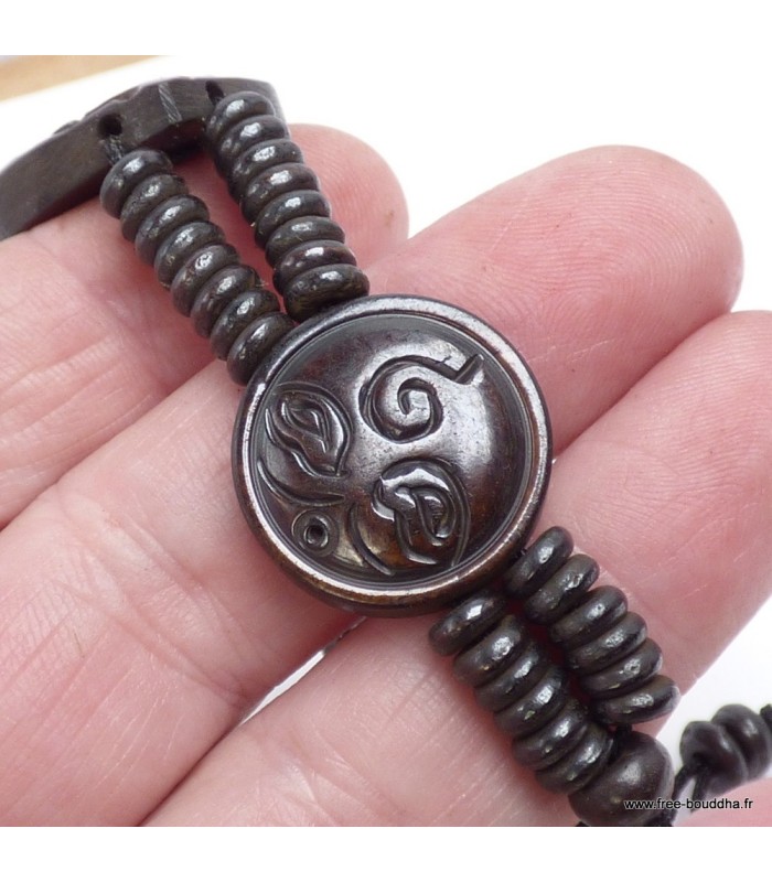 Bracelet tibétain artisanal en os de buffle sculpté à la main.