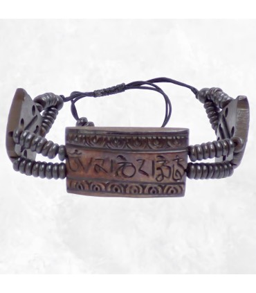 Bracelet bouddhiste artisanal en os de buffle sculpté main.