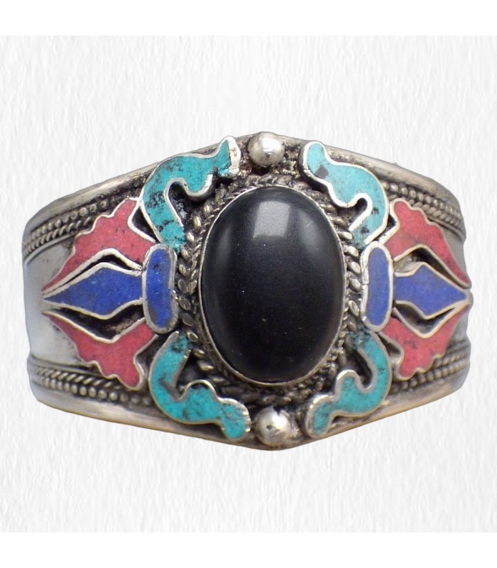 Bracelet tibétain en onyx noir artisanal du Népal.