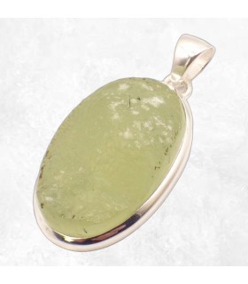 Pendentif argent 925 avec préhnite brute ovale, 4 cm.