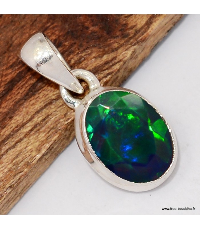 Pendentif opale noire du Chili reflets verts et bleus pierre naturelle