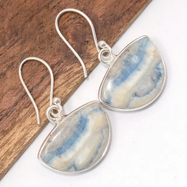 Boucles d'oreilles Scheelite bleue demi-lune - Bijoux en Scheelite