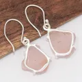 Boucles d'oreilles quartz rose brut forme libre - Bijoux Pierres Naturelles