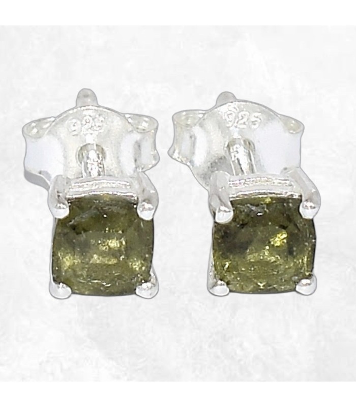 Moldavite facettée – Clous d’oreilles argent 925 carrés lithothérapie