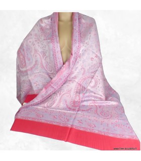 Châle artisanal écologique en soie de bambou rose bleuté
