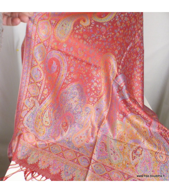 Étole en soie rouge multicolore – Artisanat, reflets moirés et douceur