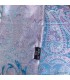 Pashmina femme en soie bleu framboise – Motifs cachemire et reflets moirés