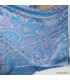 Pashmina femme en soie bleu framboise – Motifs cachemire et reflets moirés
