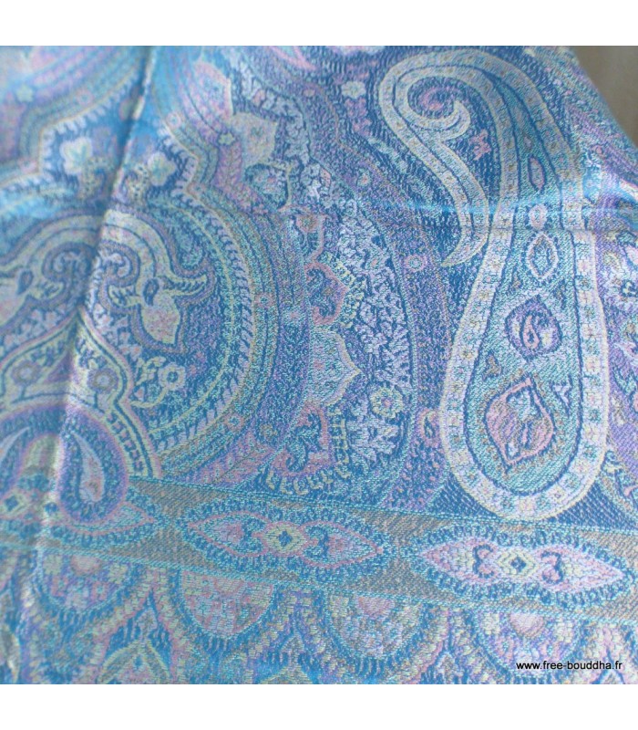 Pashmina chaud en soie bleu mauve – Motifs cachemire et reflets moirés