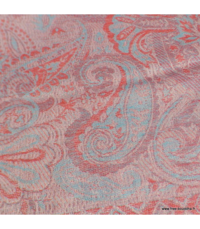 Châle ethnique rose et bleu en laine fine et légère.