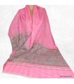 Châle ethnique rose et bleu en laine fine et légère.