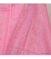 Châle ethnique rose et bleu en laine fine et légère.