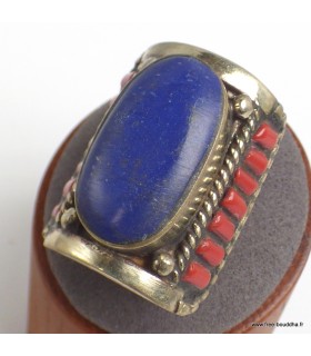 Bague tibétaine en métal blanc avec pierres fantaisie.