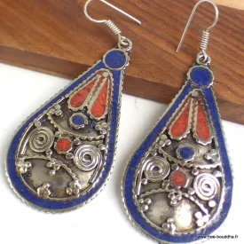 Boucles d'oreilles tibétaines pendantes métal et résine - Boucles d'oreilles tibétaines