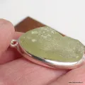 Pendentif en Préhnite brute forme ovale - Pendentifs pierres naturelles