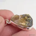 Pendentif en Quartz Rutile doré brut forme goutte - Pendentifs pierres naturelles