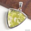 Pendentif Lezardite Serpentine forme triangulaire - Bijoux en Lézardite Serpentine
