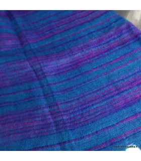 Châle oversize en laine de yak vert turquoise, doux et polyvalent.