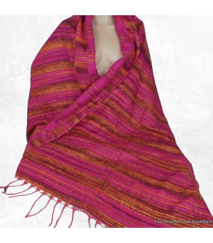 Châle en laine de yak, chaud et réversible.