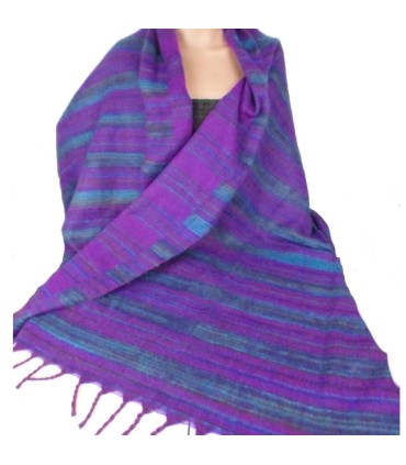 Châle népalais en laine de yak, chaud et coloré.
