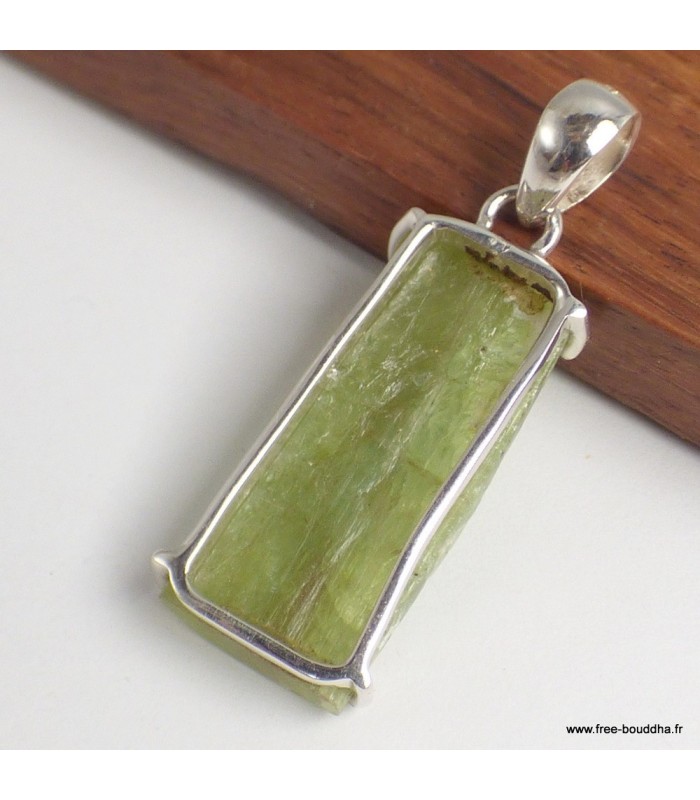 Pendentif Cyanite verte brute argent 925 pierre naturelle certifiée

