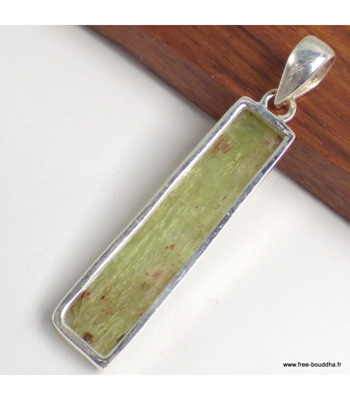 Pendentif Cyanite verte brute authentique argent 925 pierre naturelle