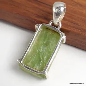 Pendentif en Cyanite verte brute serti griffes - Bijoux en Cyanite