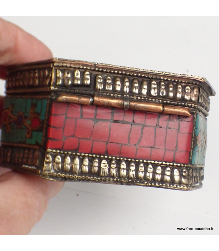 Boîte à bijoux tibétaine artisanale incrustée de pierres naturelles