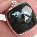 Pendentif Larvikite carré - Bijoux en Pierre de lune