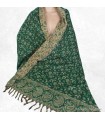 Châle népalais vert, laine chaude, usage polyvalent.