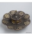 Brûleur d'encens tibétain en métal avec signes auspiceux.