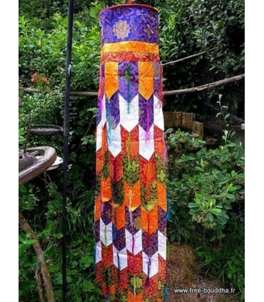 Tenture bouddhiste Gyaltsen Chokhur 90 cm polyester fabriquée au Népal