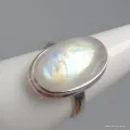 Bague ovale Pierre de lune arc-en-ciel taille 59 - Bijoux en Pierre de lune