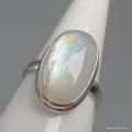 Bague ovale Pierre de lune arc-en-ciel taille 59 - Bijoux en Pierre de lune