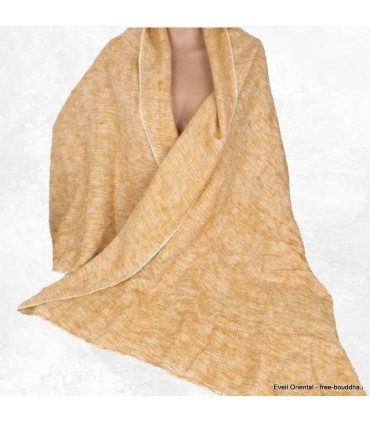 Châle en laine de yak, chaud et artisanal du Népal.