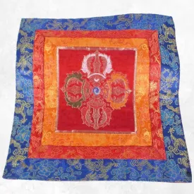 Nappe pour autel bouddhiste motif dorjé fond rouge - Tenture murale bouddhiste, nappe