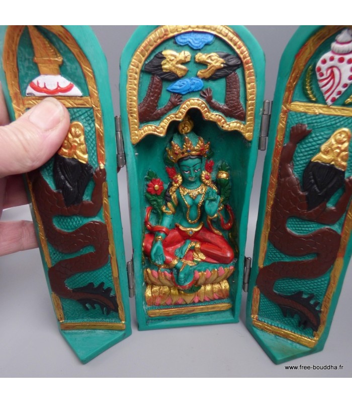 Autel triptyque bouddhiste Tara Verte – Résine artisanale – 20 cm