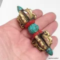 Vajra tibétain de voyage 4 branches turquoise corail 9 cm - Dordjé, double dorjé (sans cloche)