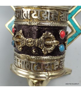 Moulin tibétain artisanal – Turquoise, dorjés et mantras – 11,5 cm