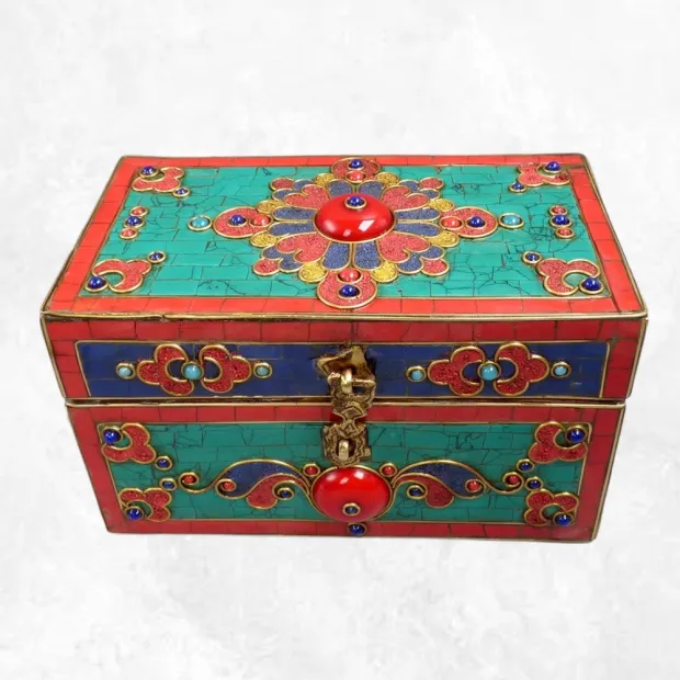 Grosse boîte à bijoux tibétaine sertie de pierres - Artisanat tibétain bouddhiste