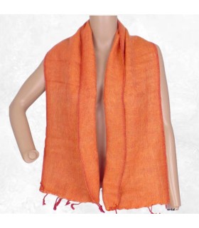 Écharpe népalais en laine orange, artisanale et unique.
