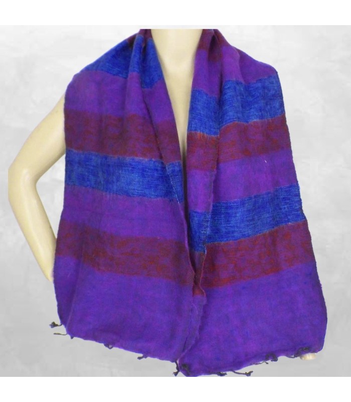 Écharpe en laine de yak rayée bleu et bordeaux, artisanale.