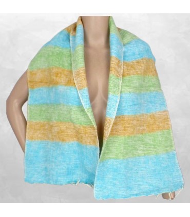 Écharpe en laine de yak multicolore, artisanale et chaleureuse.