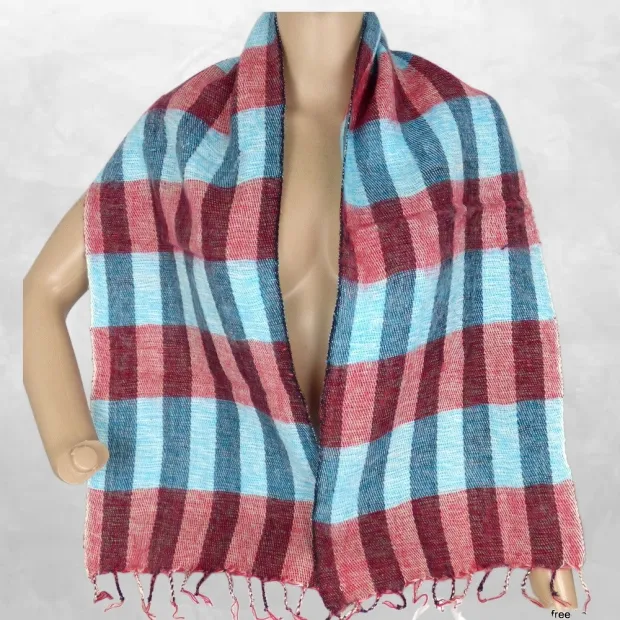 Echarpe artisanale en laine yak chaude bleu et rouge - Echarpes Laine Homme Femme