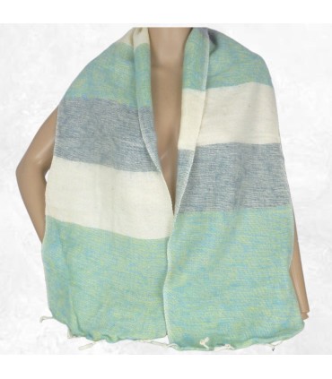 Écharpe vert clair bleu écru en laine de yack 140×30 cm Népal