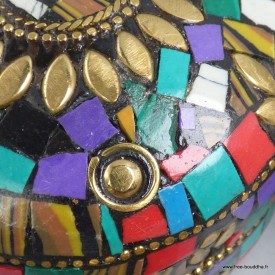Boîte à bijoux artisanale du Népal – Métal et pierres multicolores