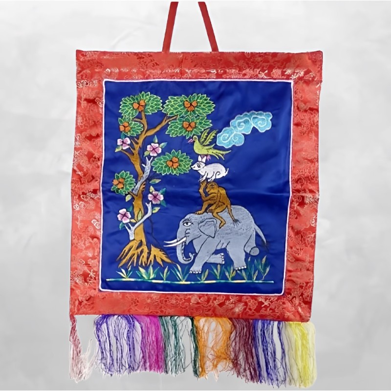 Tenture bouddhiste en soie bleue, fabriquée au Népal.