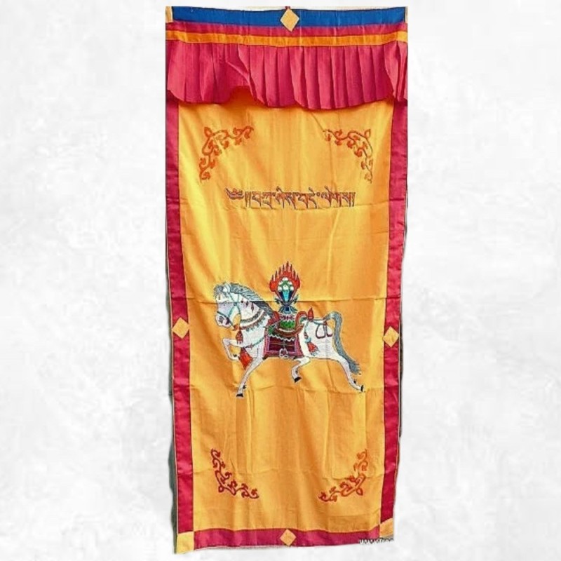 Tenture tibétaine Cheval Lungta safran – Artisanat du Népal