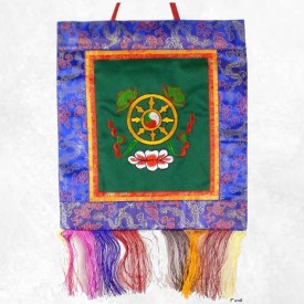 Tenture bouddhiste Roue du Dharma verte